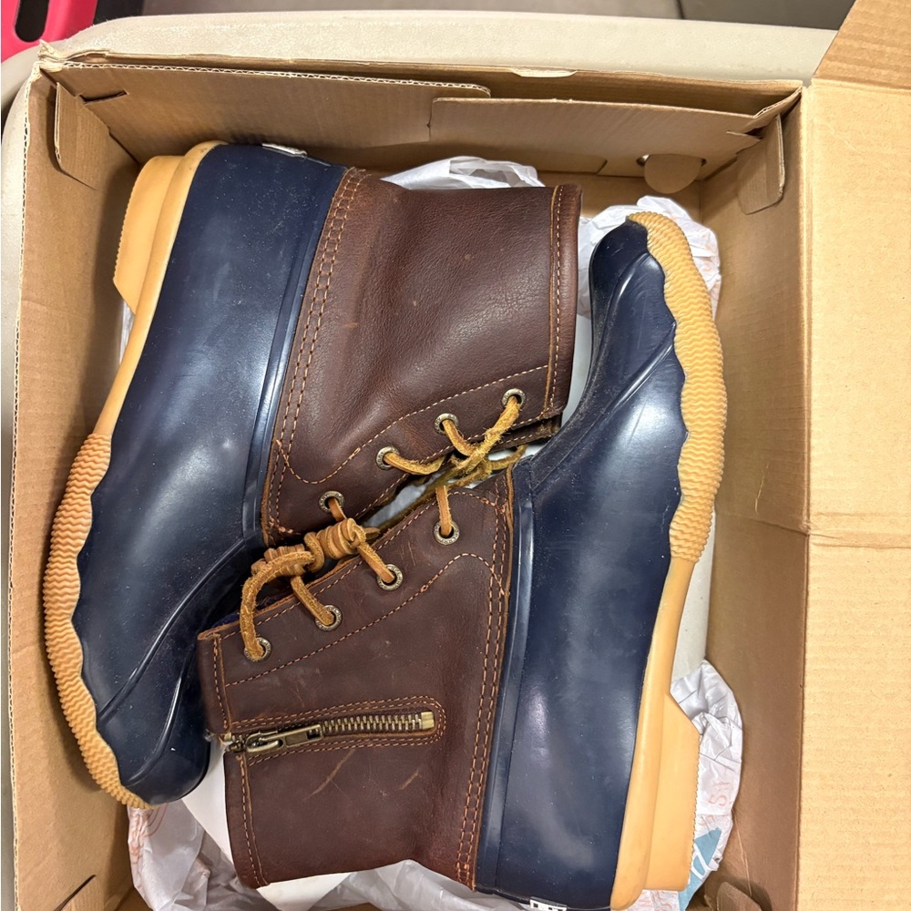 Sperry Men's Leather and Navy Duck Boots
